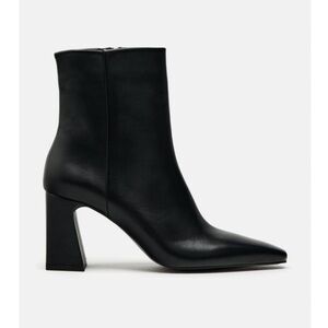 ZARA zippered leather heeled ankle boots — size 7.5